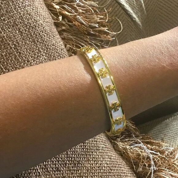 TORY BURCH LACQUERED RAISED KIRA LOGO STUDDED BRACELET - Picture 2 of 7